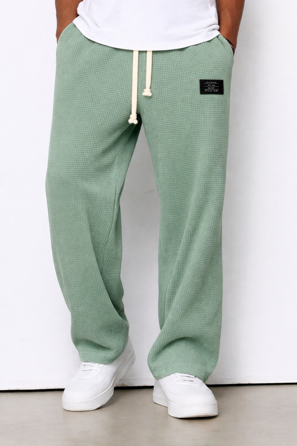 Gala Milova – Pantalón de Confort Relajado